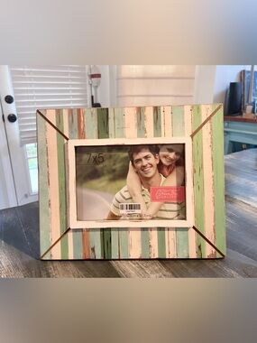 Green Tree Gallery Coastal Picture Frame – Distressed Wood Look – 7" x 5" Photo